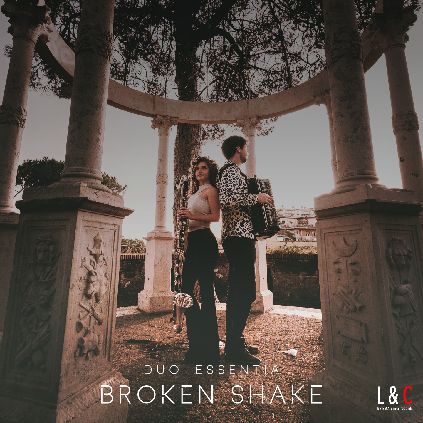 Copertina del CD Broken Shake del duo essentia, con samuele telari e alice cortegiani